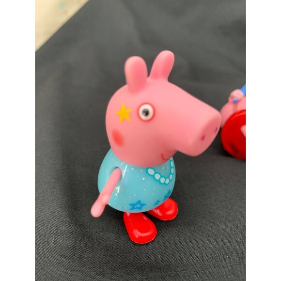 Peppa Pig Figurine Set - 6 Collectible Characters With Adorable Outfits & Access - Picture 2 of 7